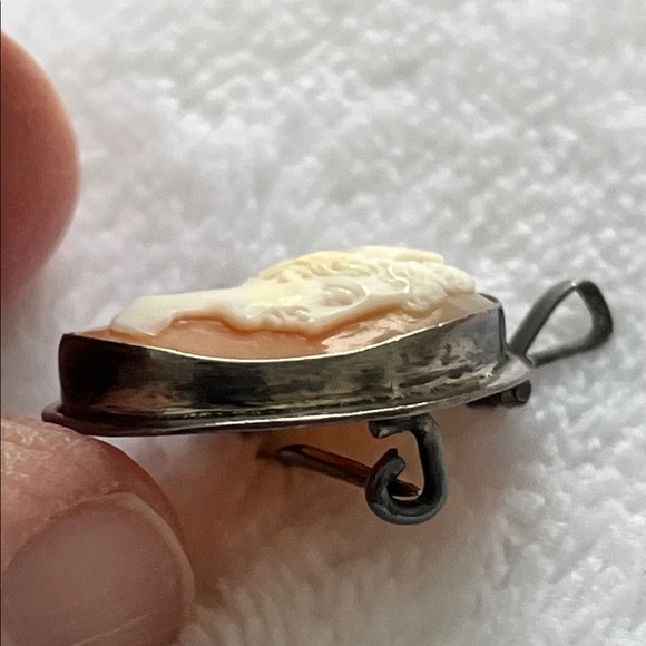 Source Unknown Cameo Brooch in Orange and White - Picture 6 of 10